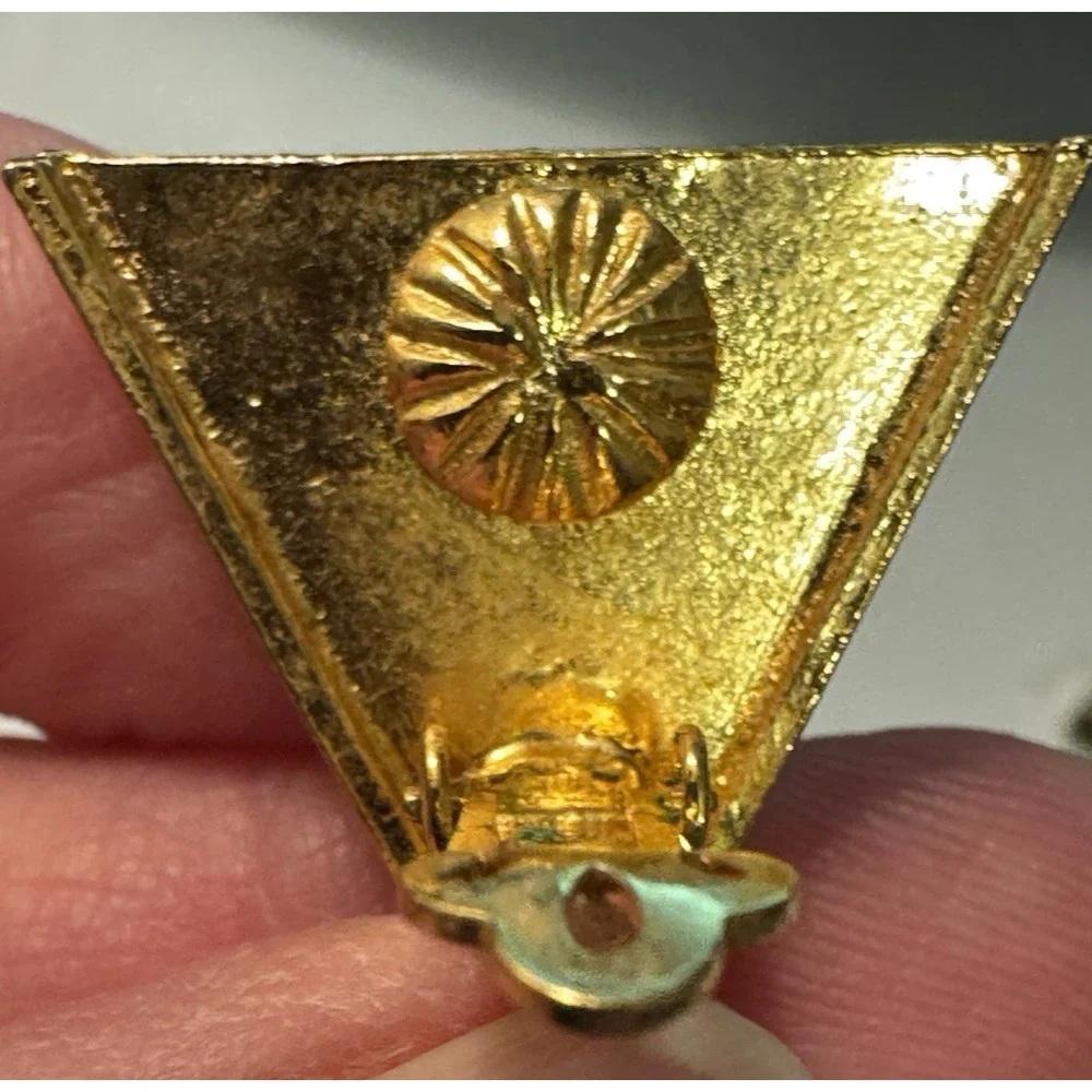 Vintage Gold Tone Triangle Chevron Clip On Earrings Textured Geometric 80s Style